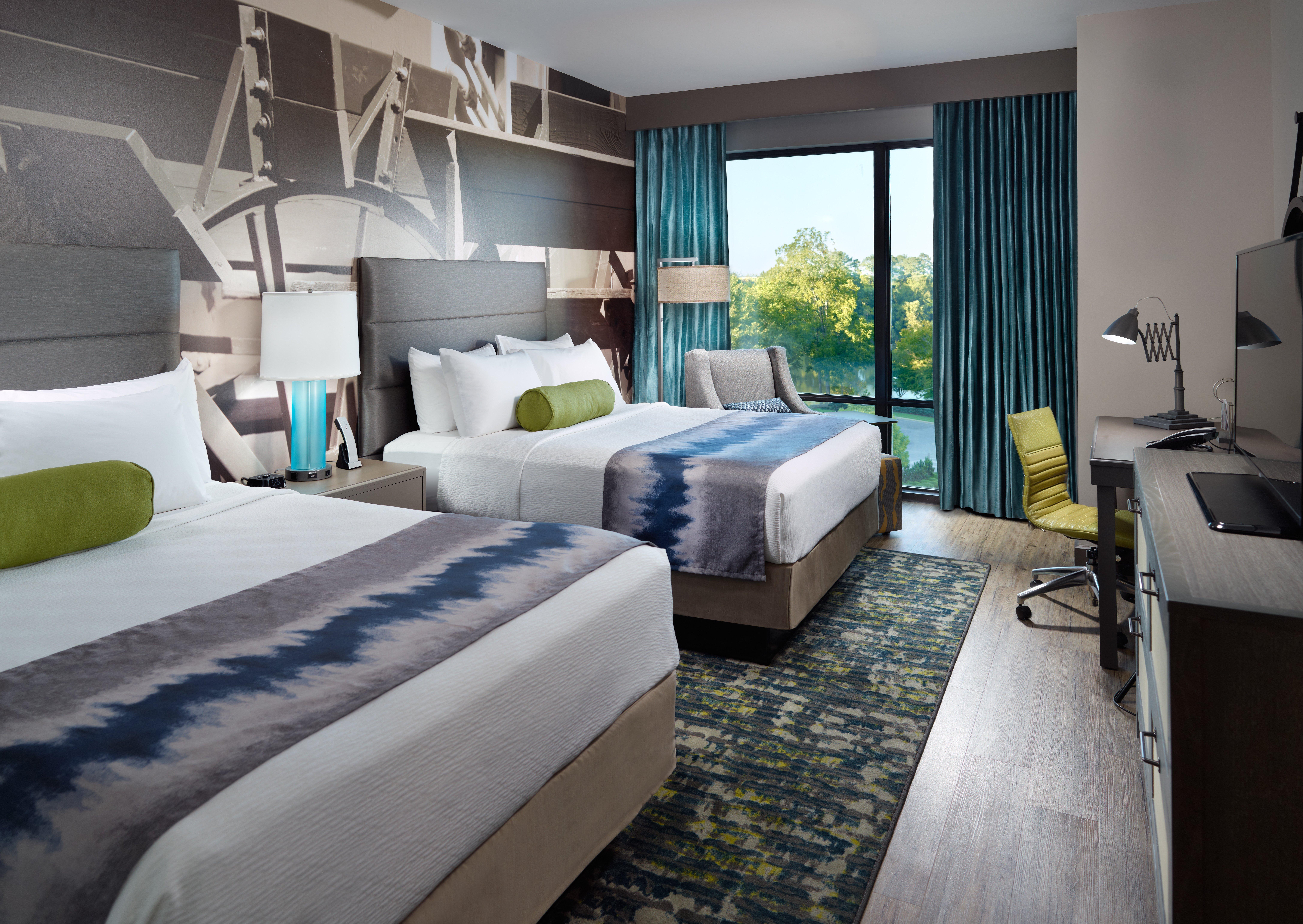 STANDARD, 2 QUEEN BEDS