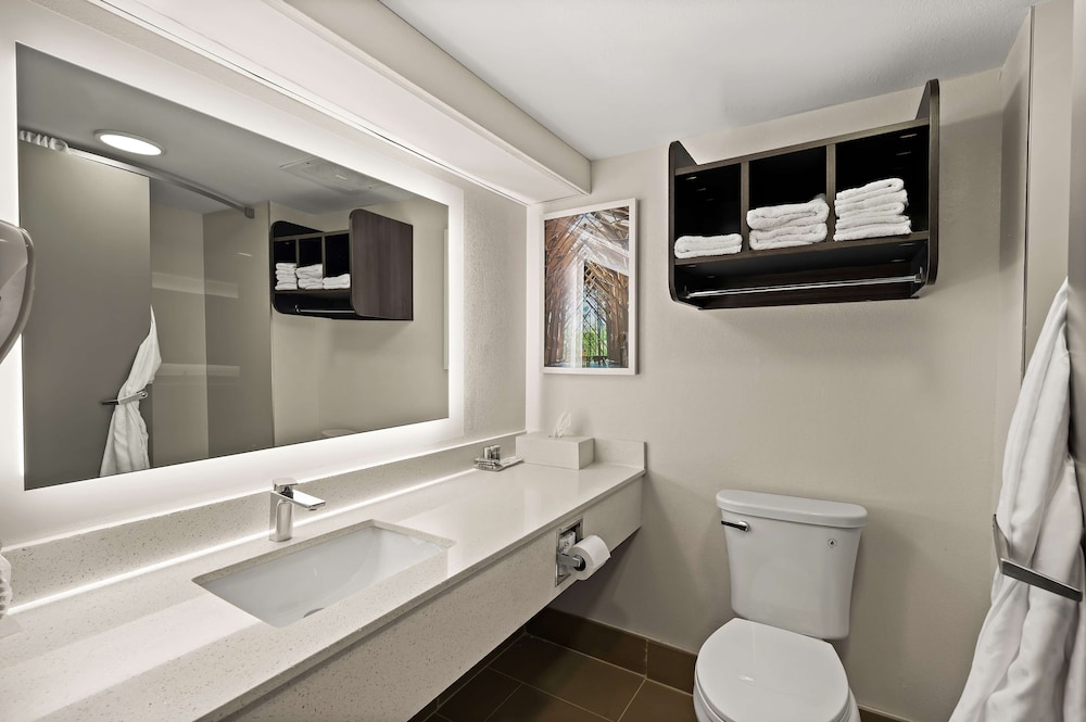 غرفة قياسية بسريرين كوين، Best Western Shackleford 4/4