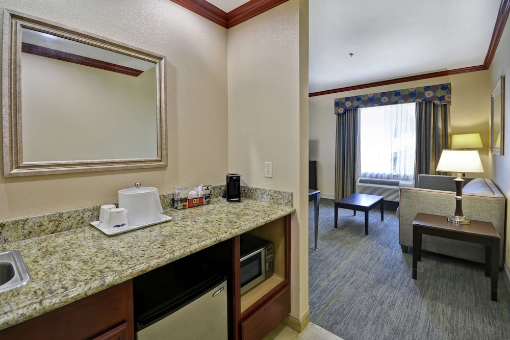 Hampton Inn and Suites Corpus Christi I-37 Navigation Blvd 19/48