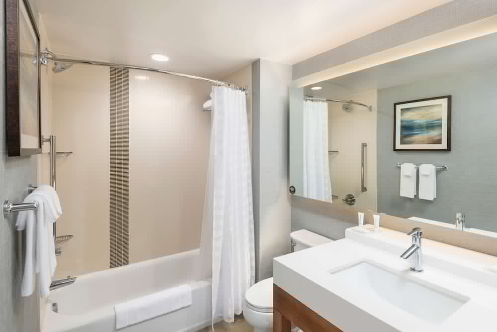 Hyatt Place Greenville/Downtown 16/64