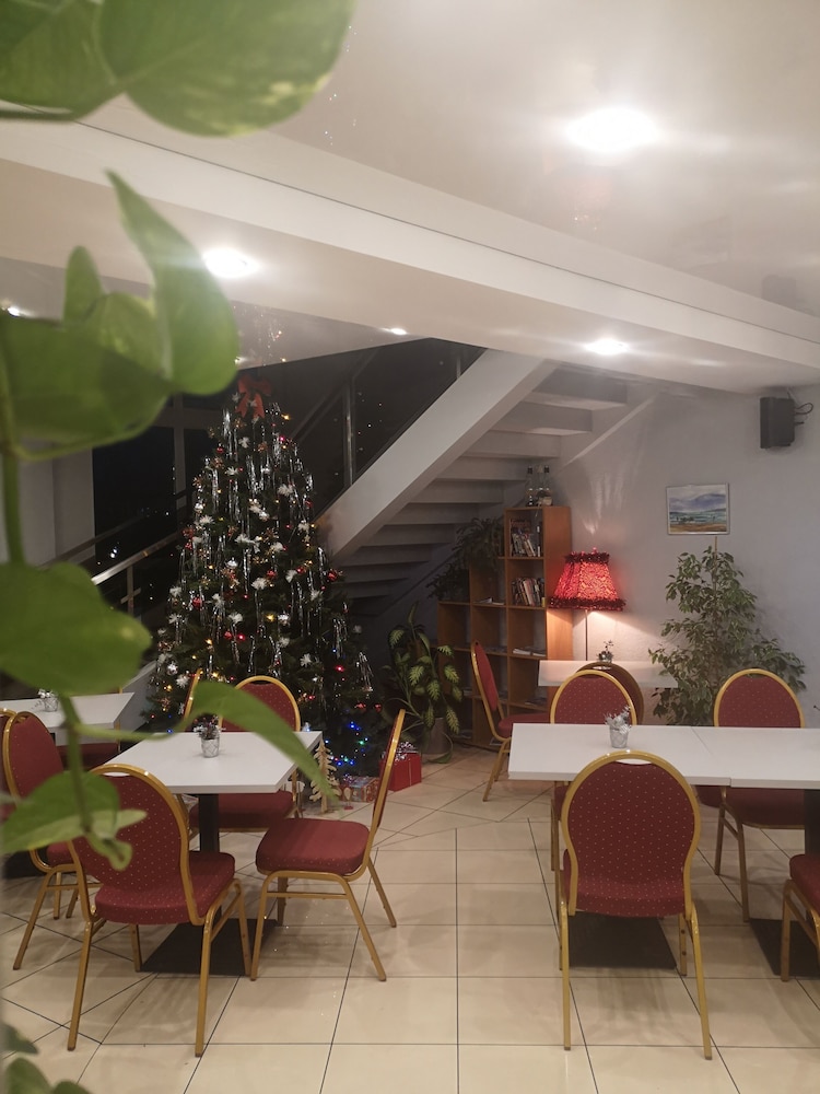 Best Hotel 42/50