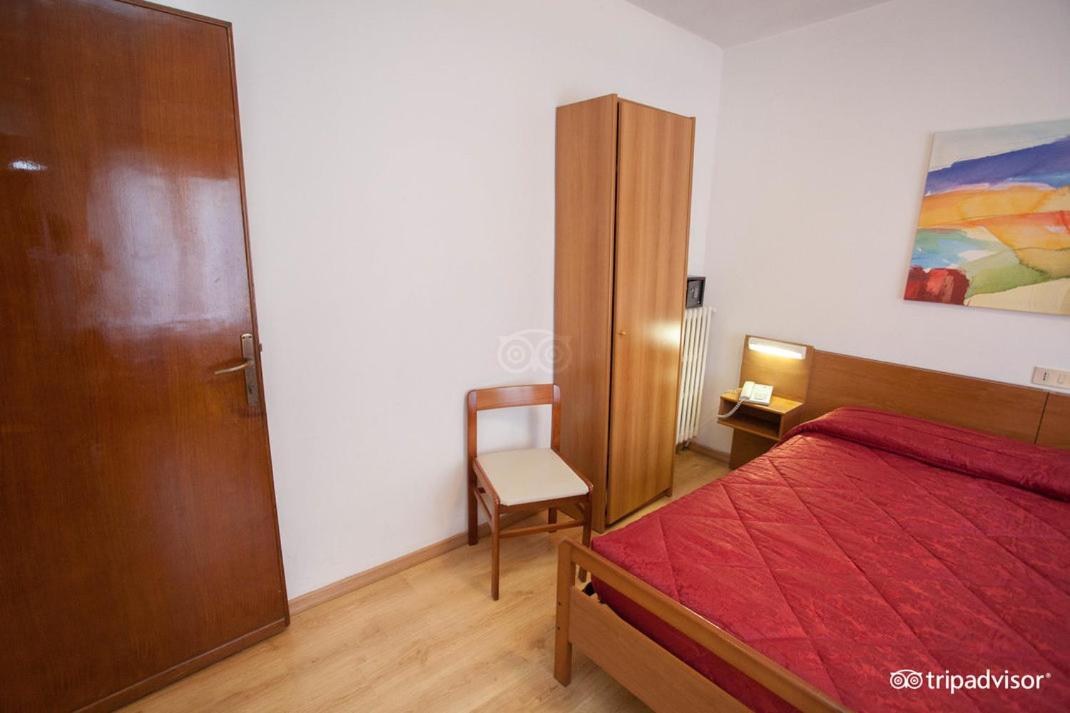 Room, Double Bed