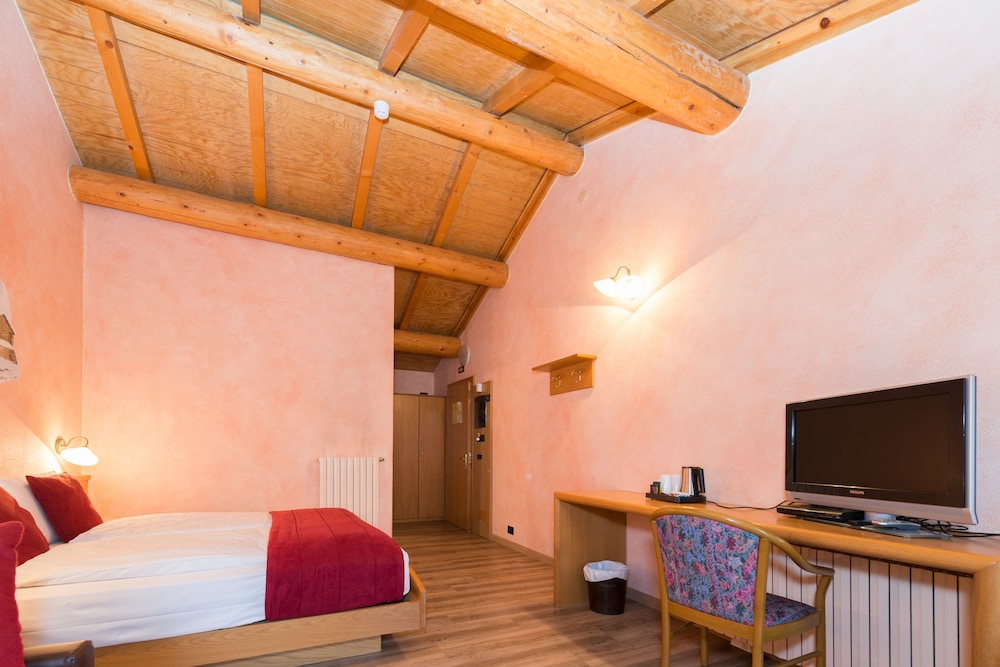Francesin Hotel 37/79