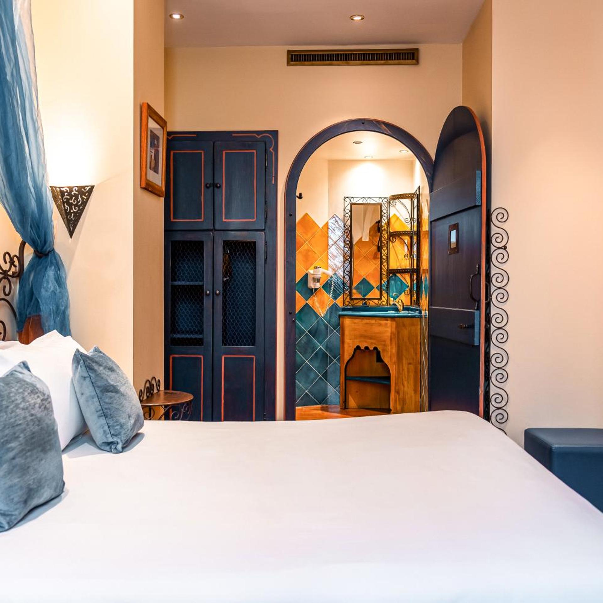 SUPERIOR, DOUBLE BED