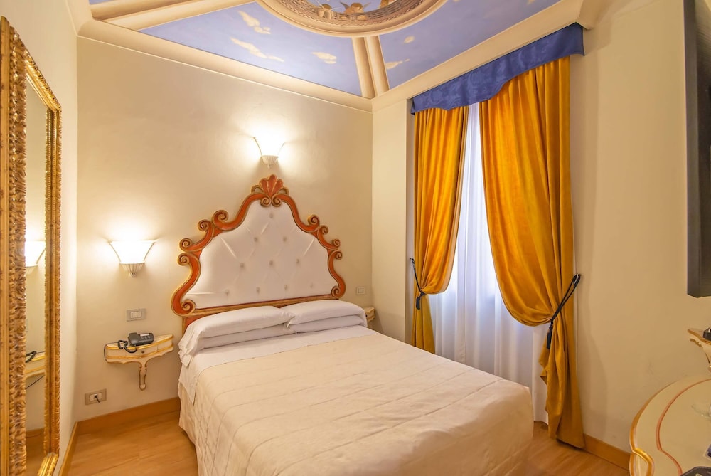 ECONOMY, DOUBLE BED, SMALL