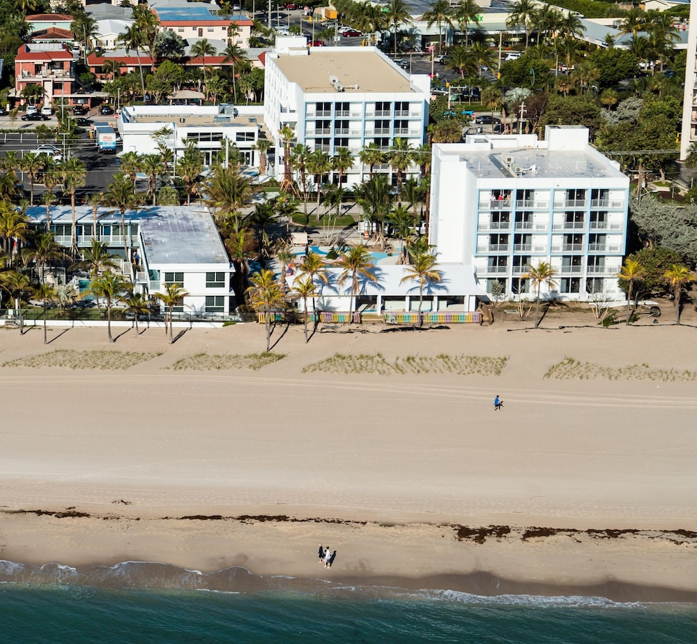 Plunge Beach Hotel 60/66