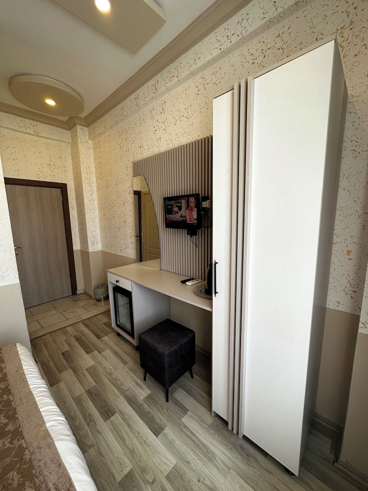 Divas Silver Hotel 56/71