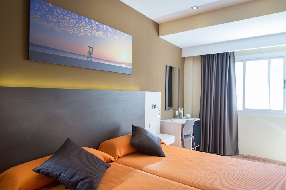 ROOM, SINGLE, DOUBLE BED