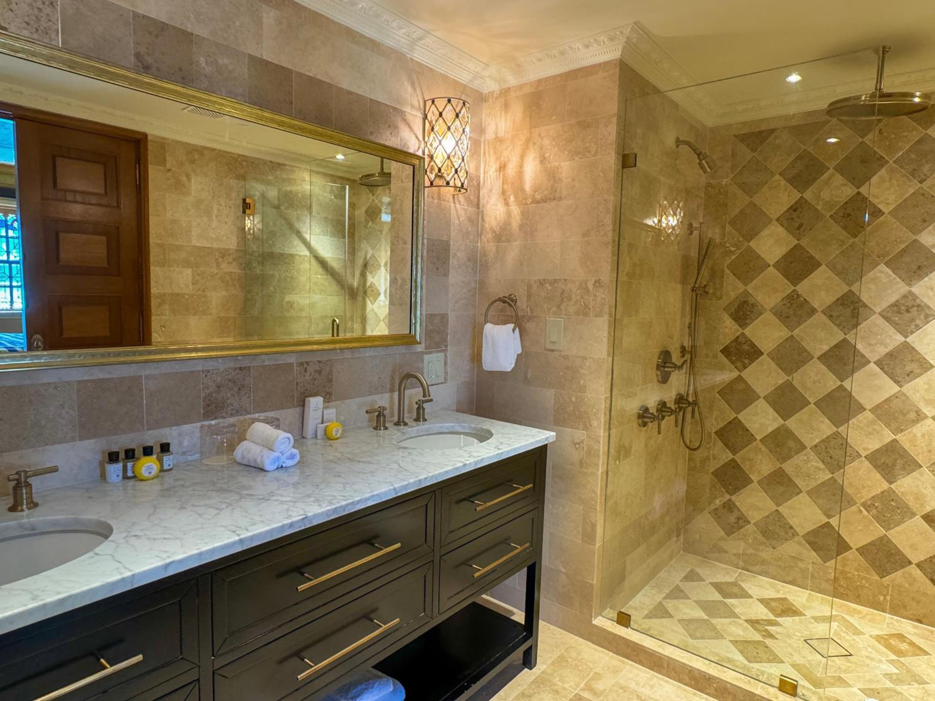 Safari, Suite, King Bed، THE VILLA CASA CASUARINA 2/2