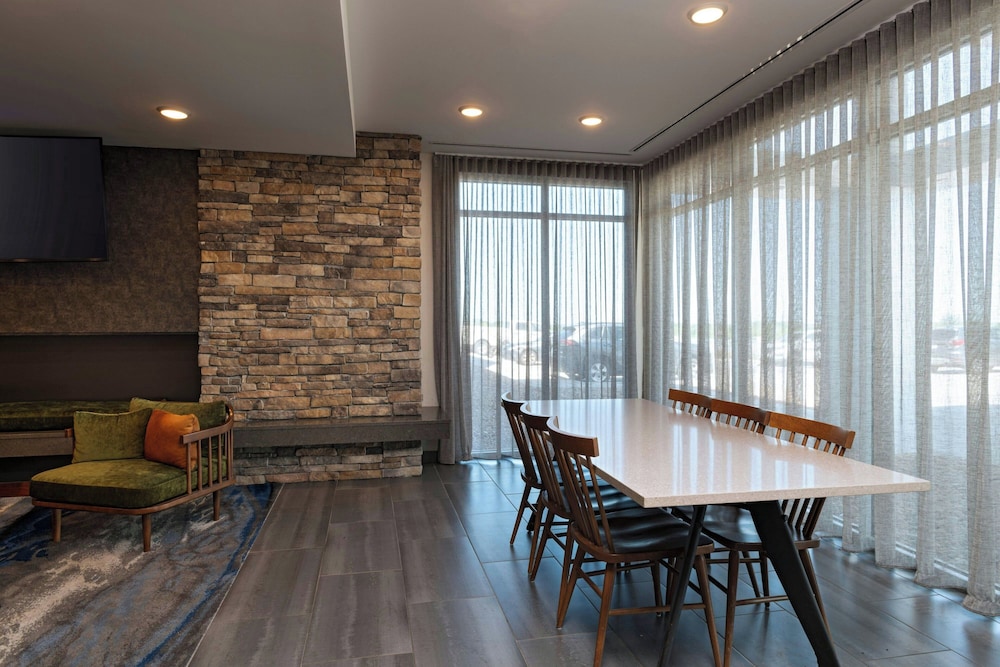 Fairfield Inn & Suites by Marriott Lincoln Crete 33/50