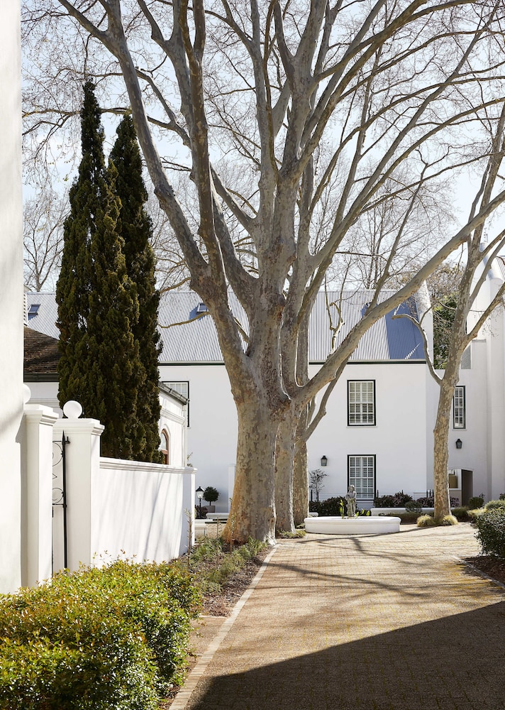 The Alphen Boutique Hotel 30/35