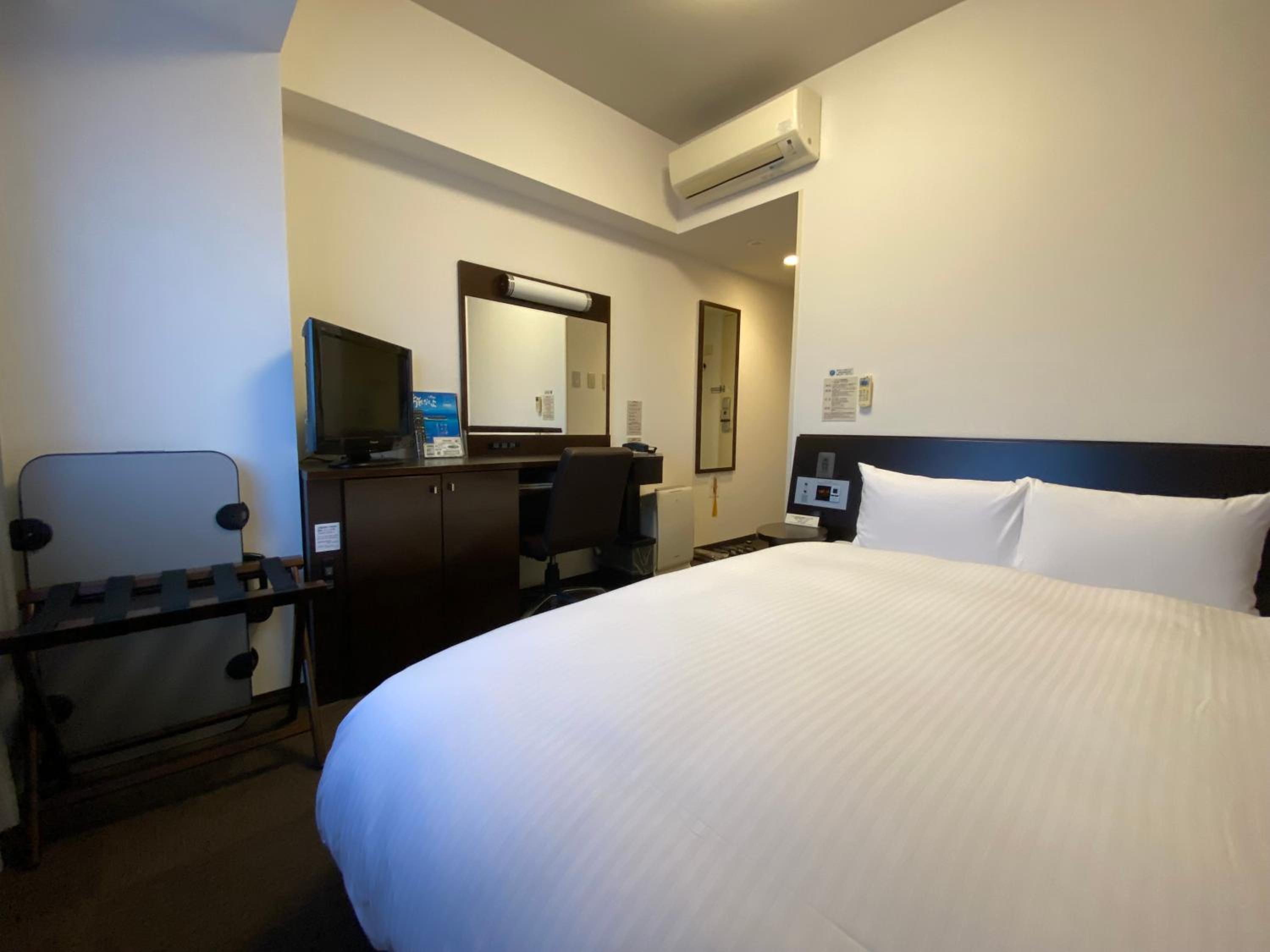 غرفة كومفورت بسرير نصف مزدوج، Hotel Route-Inn Uozu 3/6