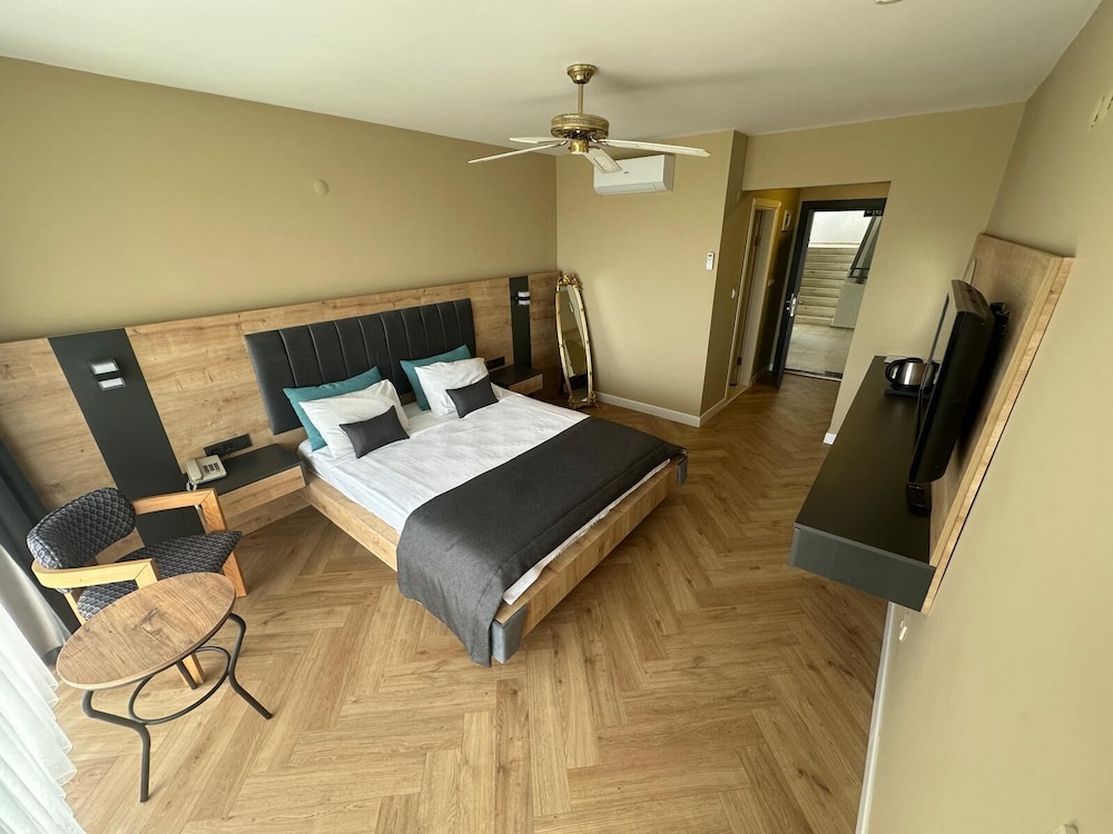 Carina Hotel 17/72