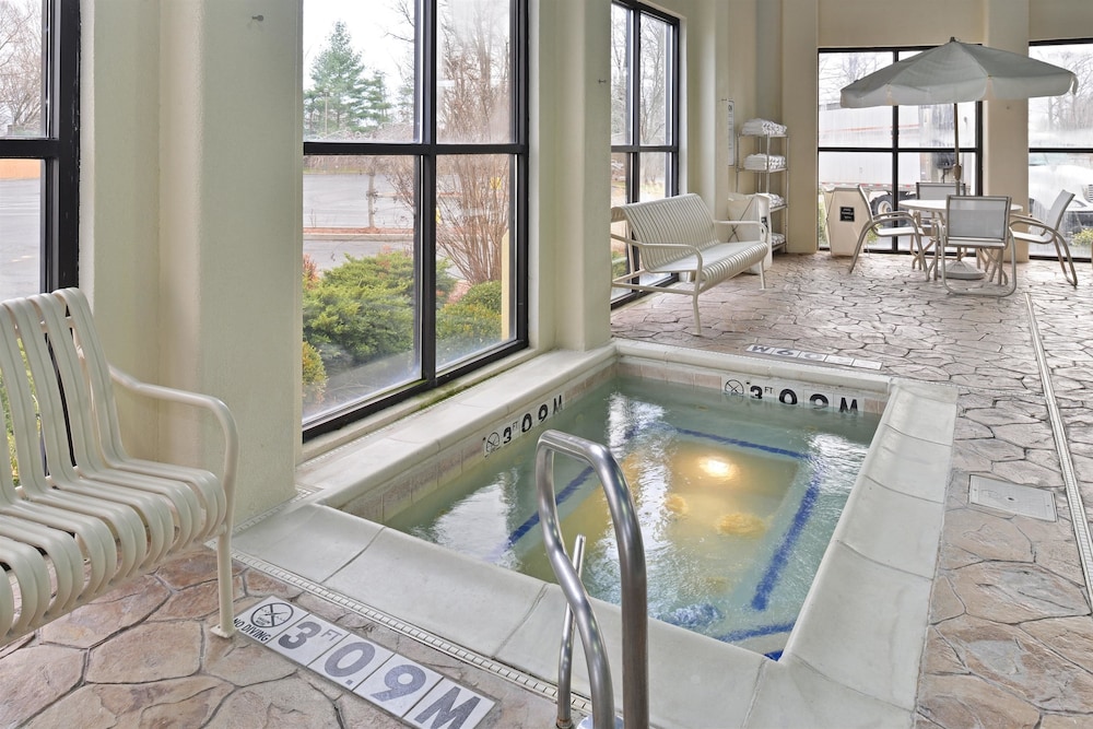 Best Western Louisville East Inn & Suites 31/38