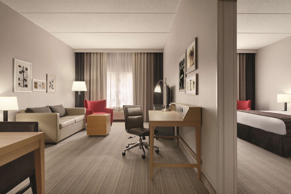 Country Inn and Suites by Radisson Coralville IA 21/26