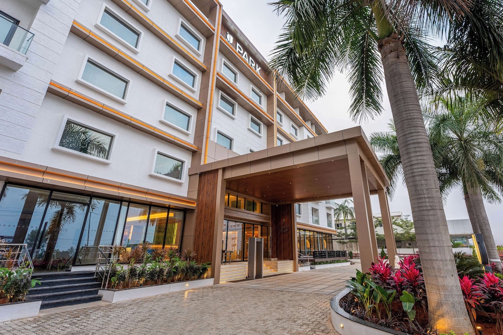 Park Inn & Suites by Radisson Bengaluru Yelahanka 3/50
