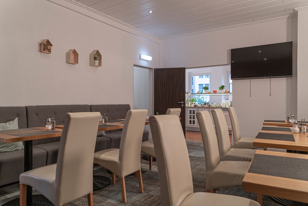 NP Hotel Konigshof 38/49