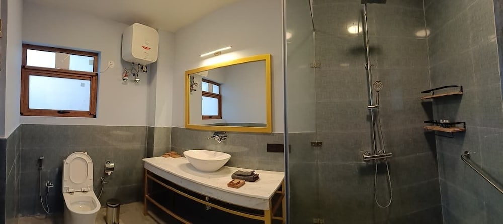 Hotel Eagles Nest 40/41
