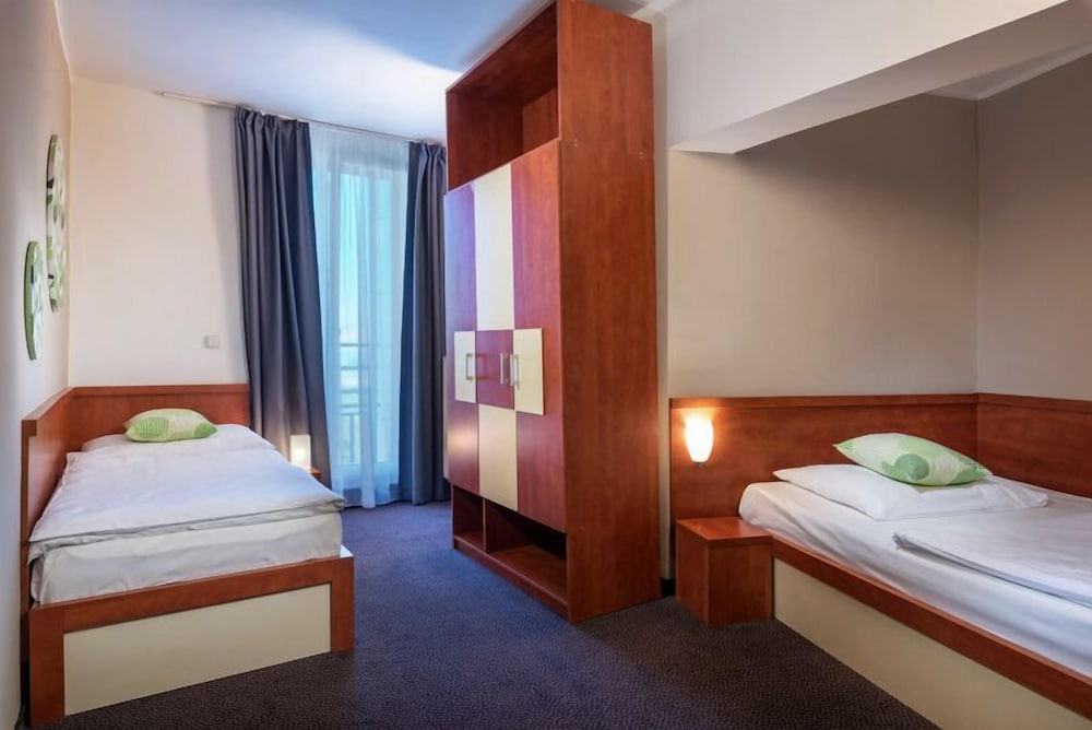 Atrium Hotel 5/47