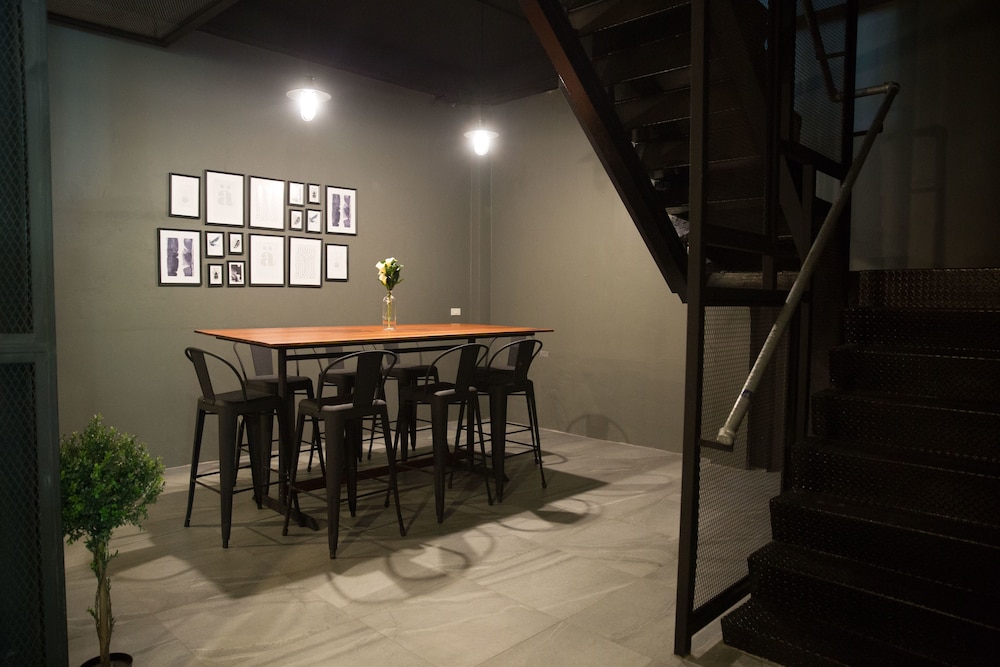The Arbern Hostel x Bistro 39/50