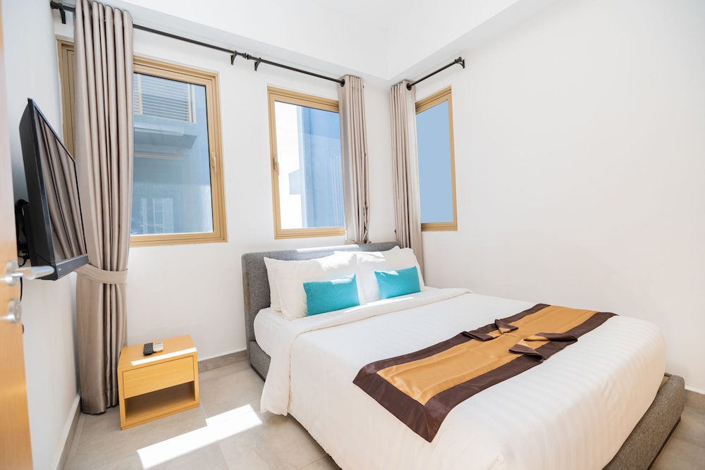 EXECUTIVE, APARTMENT