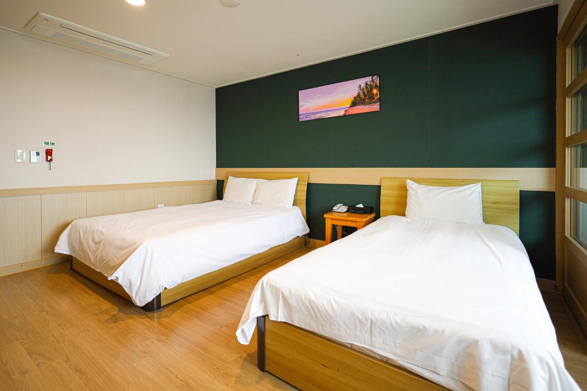 Fantastic Ocean View Sydney Hotel 20/51