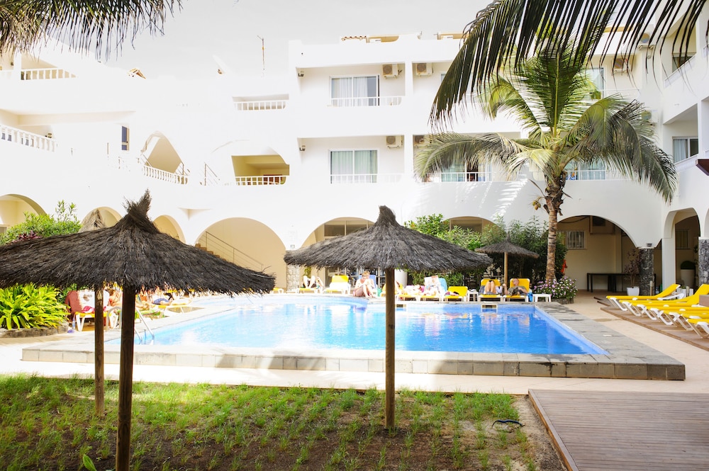 Ouril Hotel Pontao 35/39