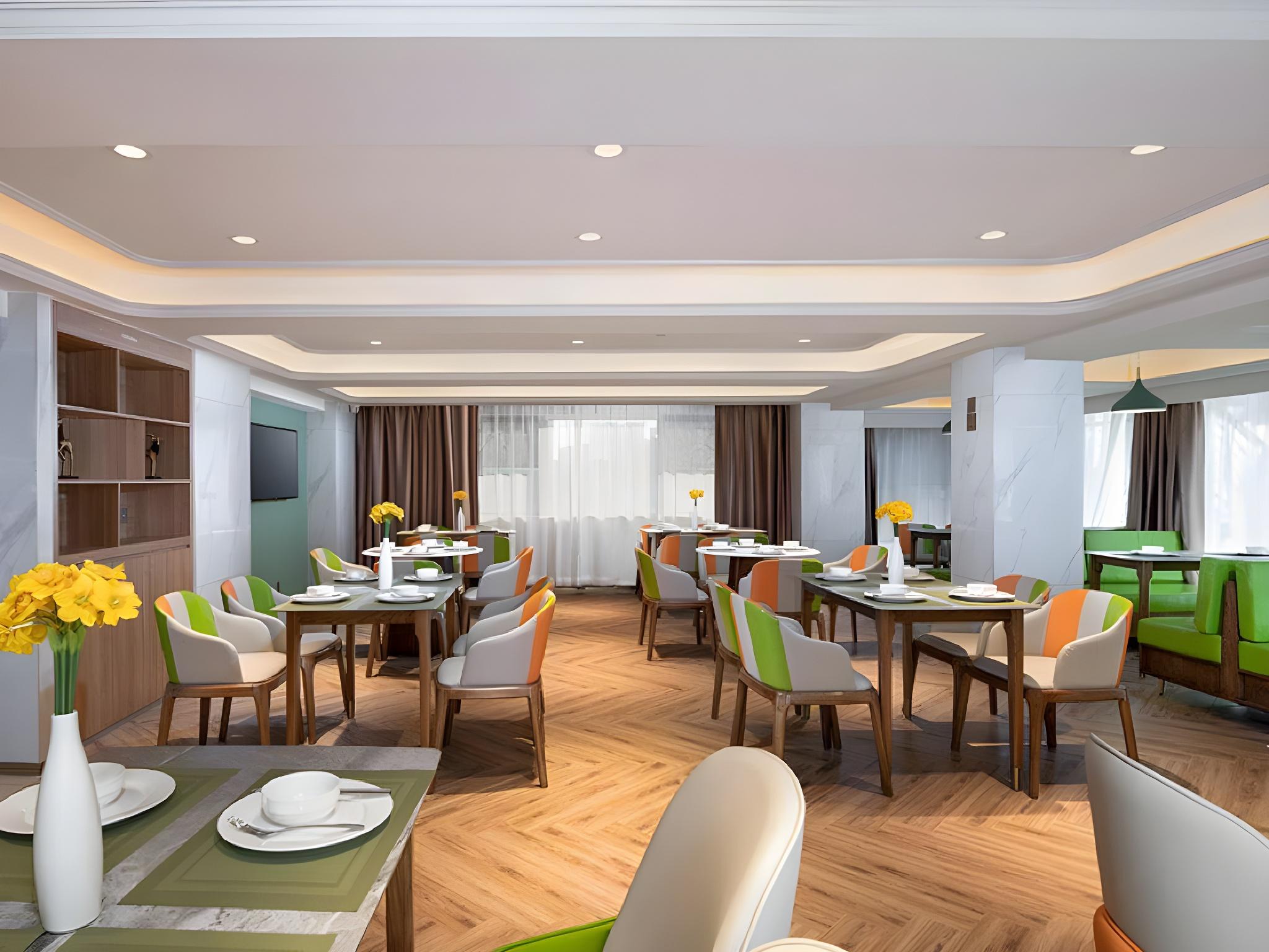 Vienna Hotel Dongguan Nancheng Xiping Metro Station 42/54
