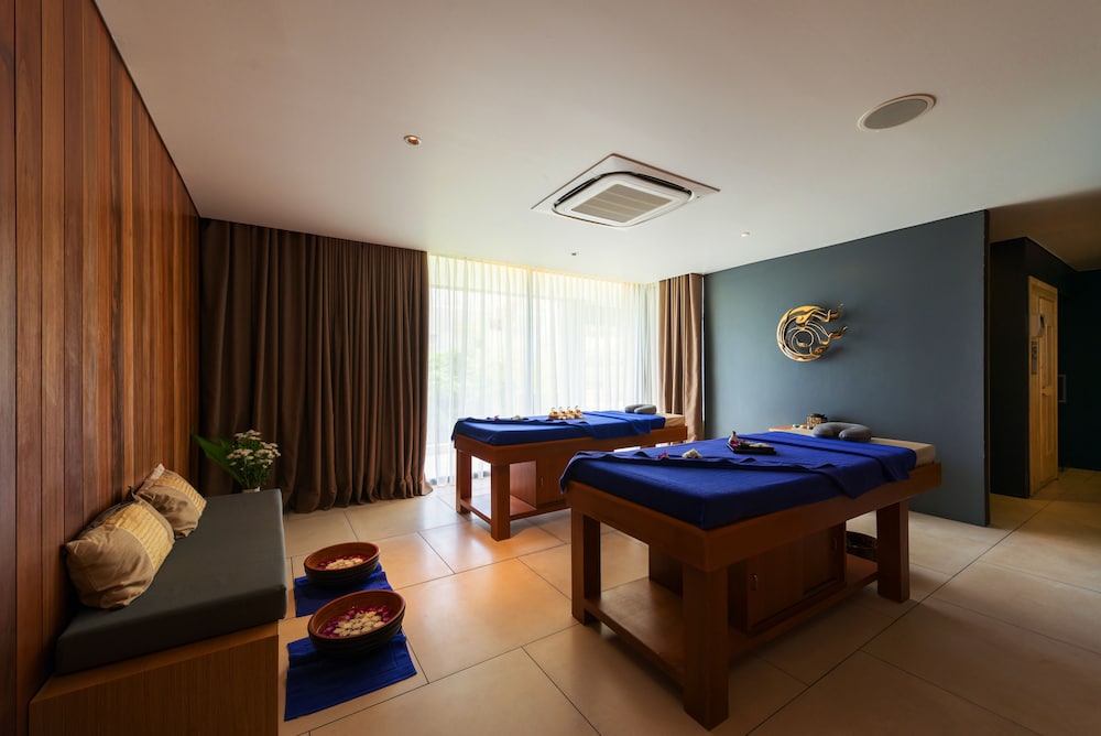 Swimming pool-spa