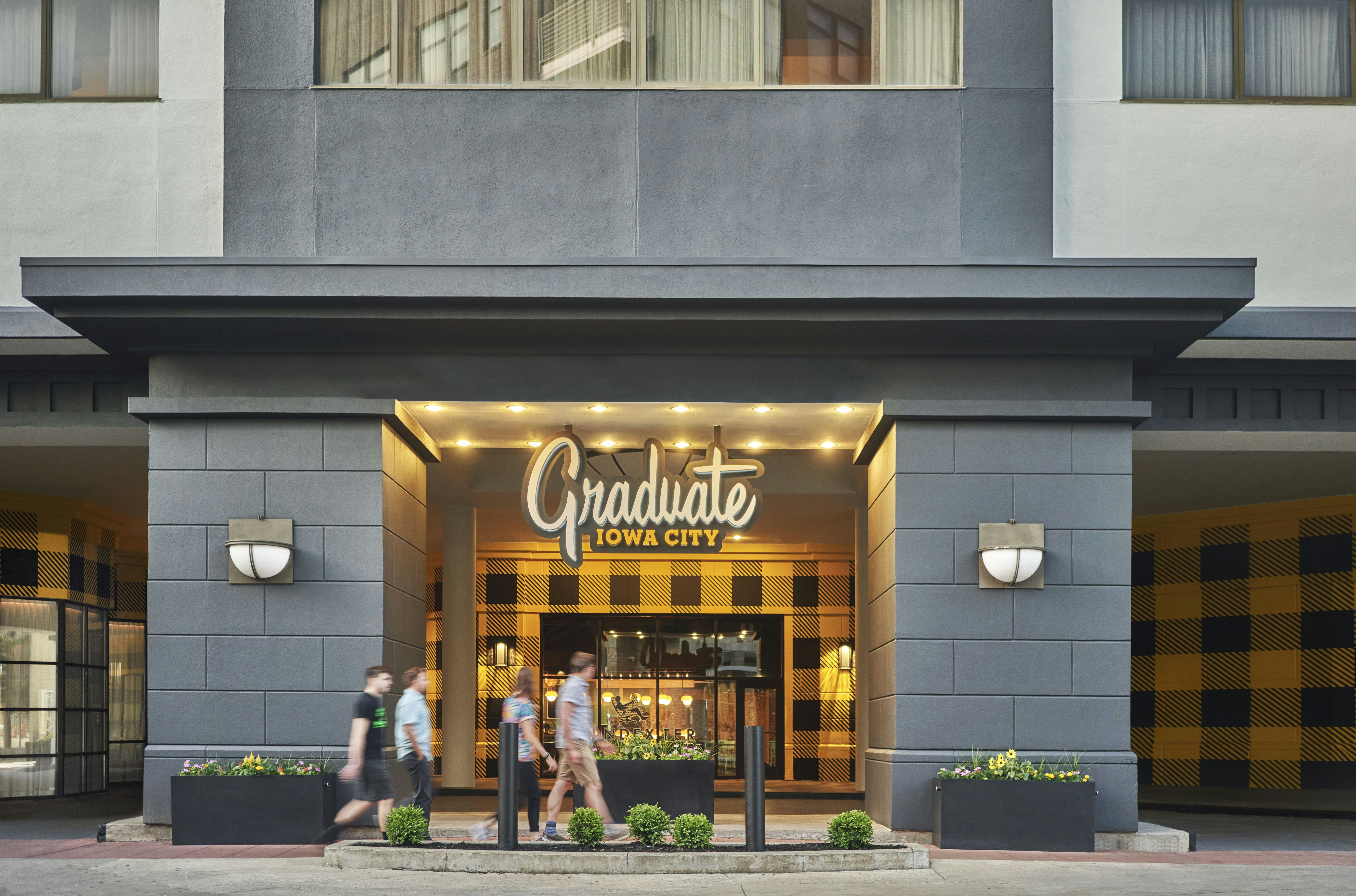 Graduate by Hilton Iowa City 1/84