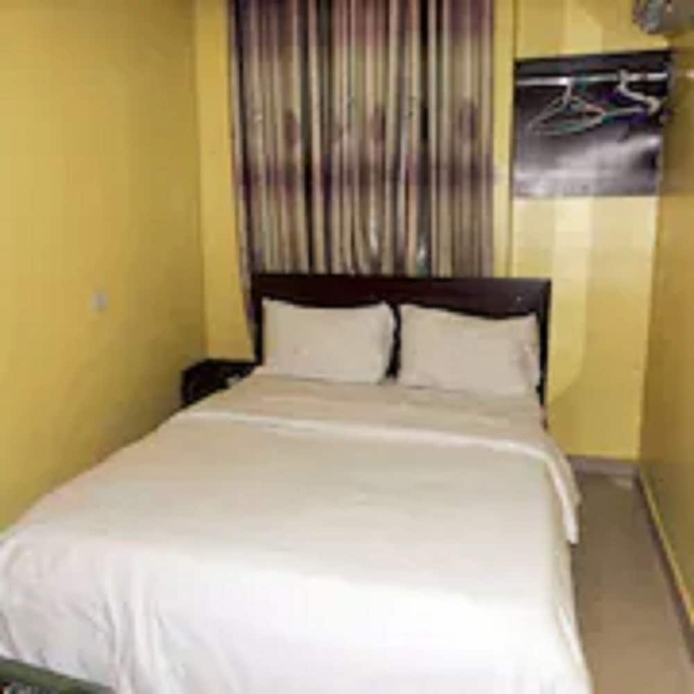 Ghatview Hotel 8/33