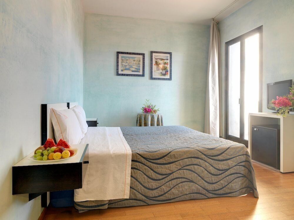 STANDARD, DOUBLE OR TWIN BED