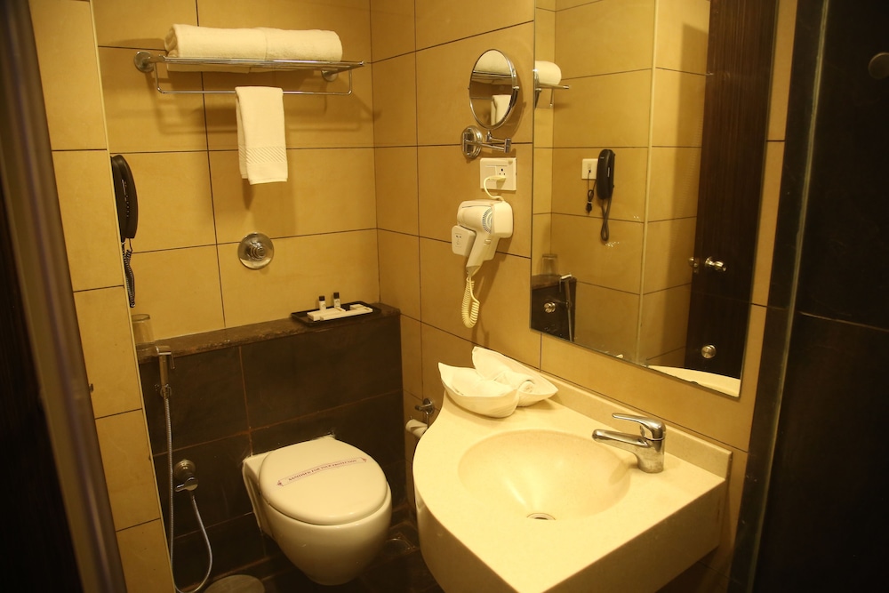 Oyo 6593 West Fort Hotel 46/50