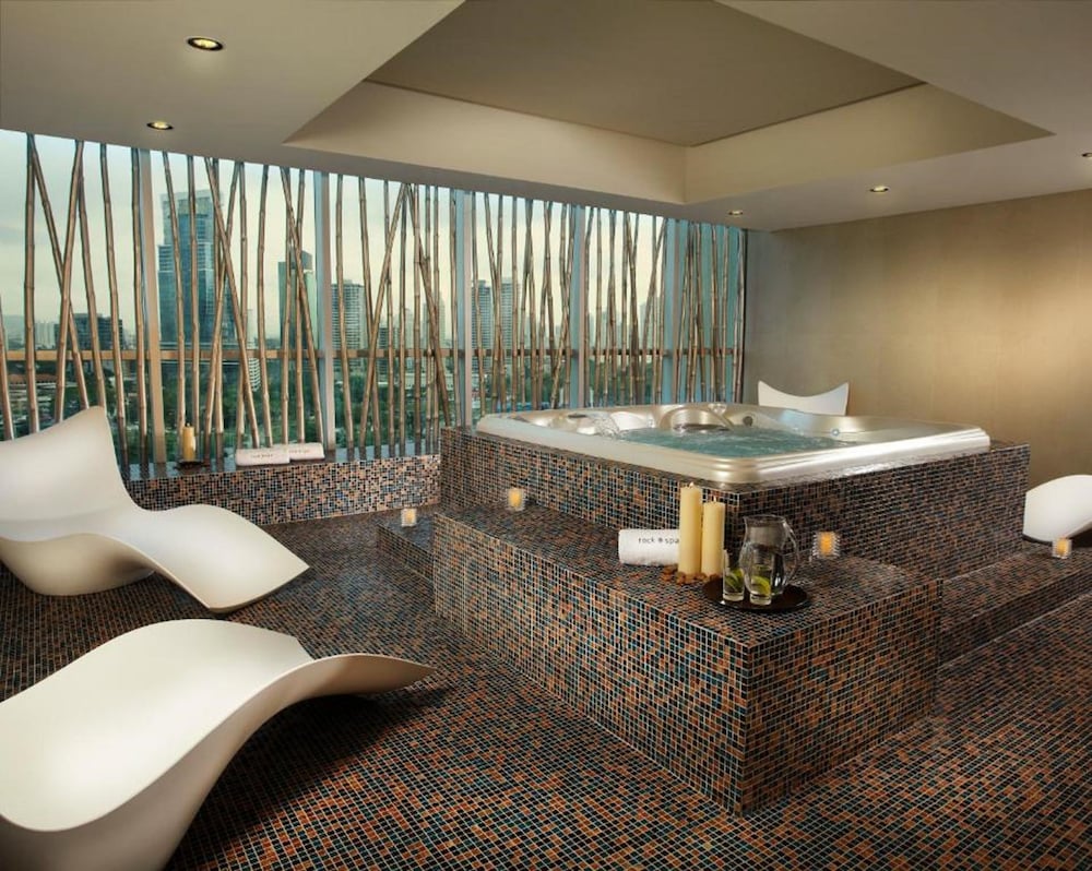 Megapolis Hotel Panama 60/61
