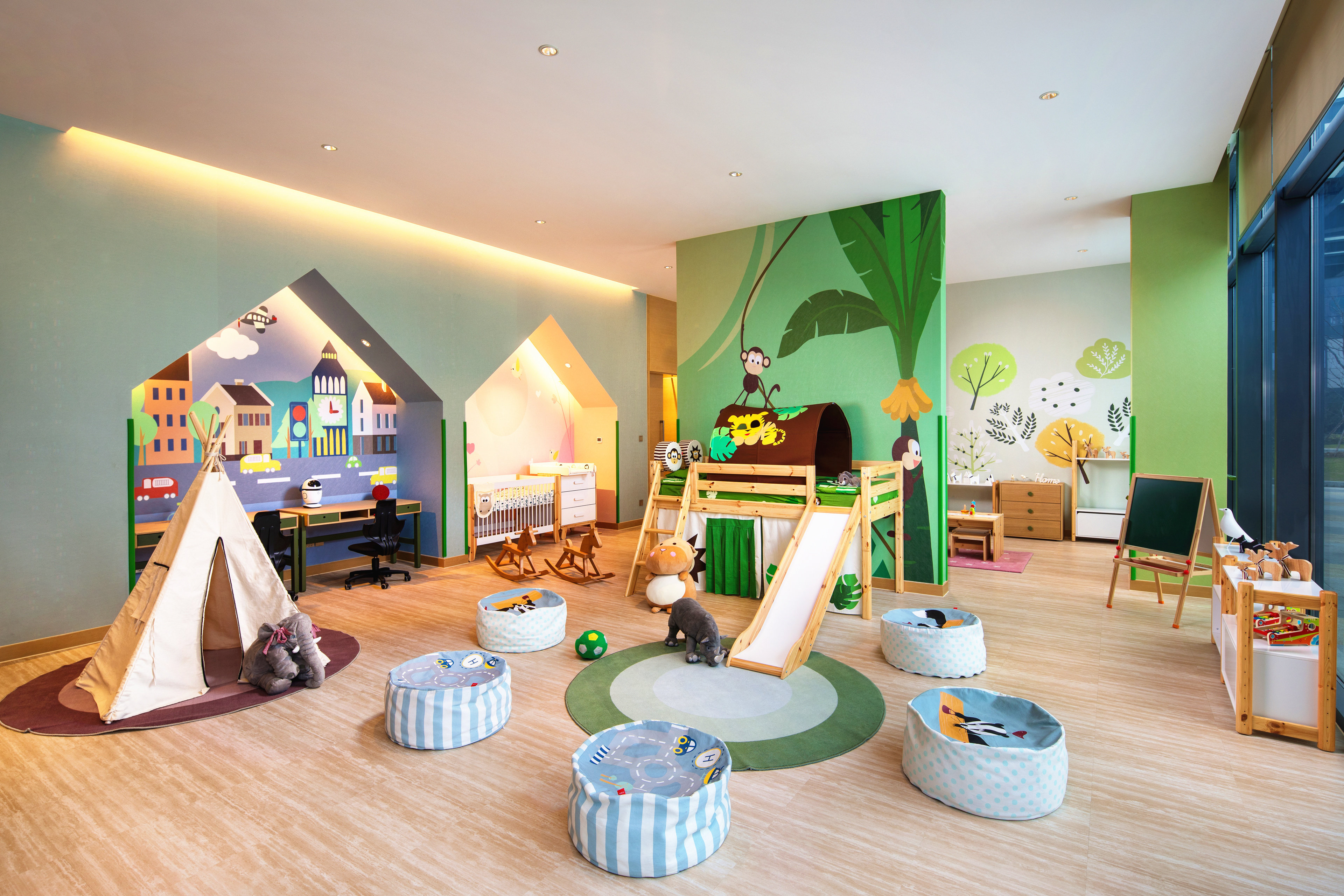 HOLIDAY INN WUXI TAIHU NEW CITY 61/69