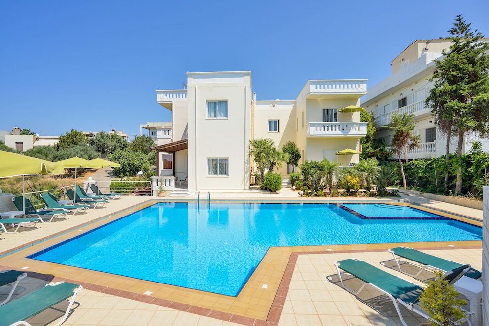 Poseidon Apartments photo1