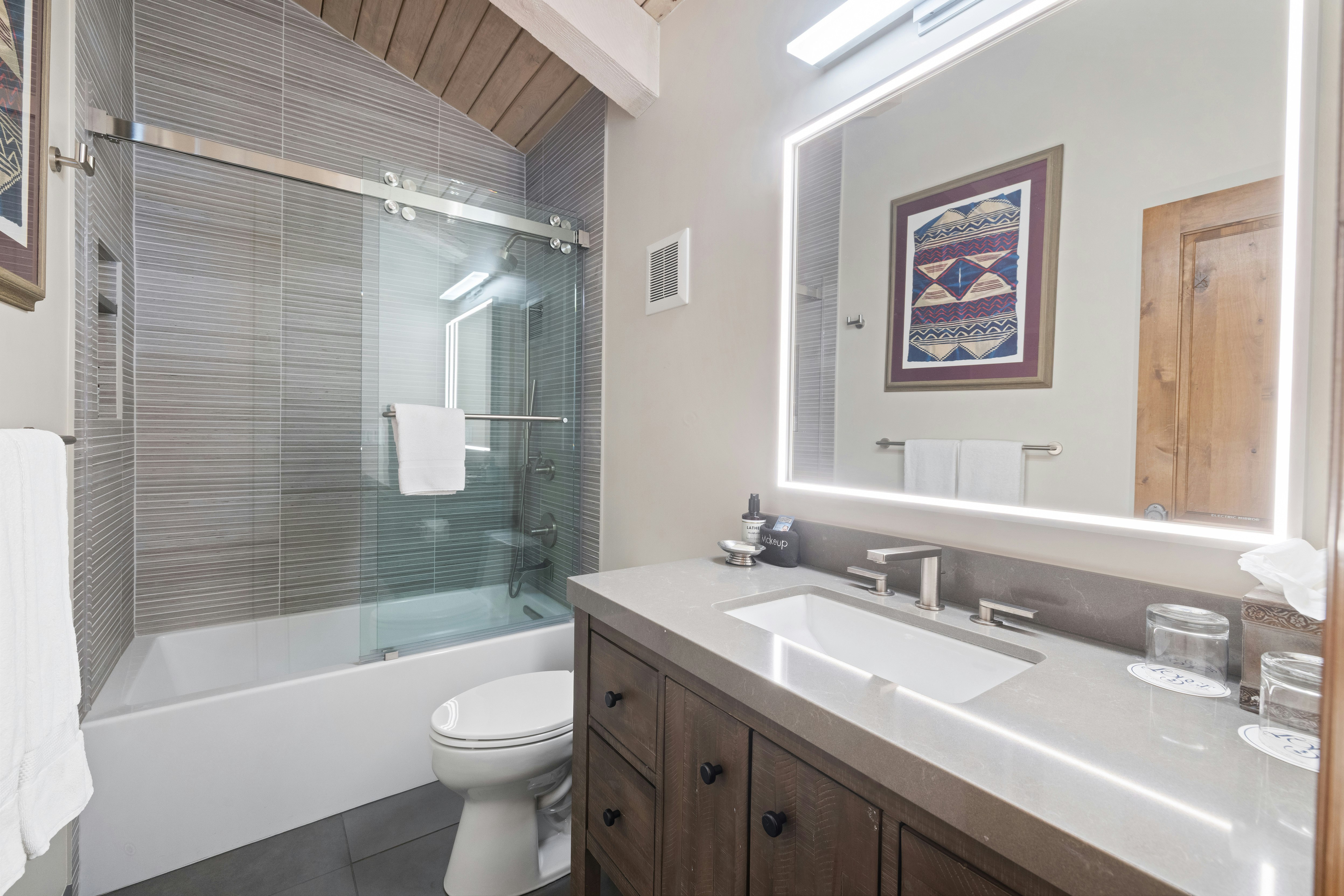 Lodge at Vail Rock Resorts 80/81