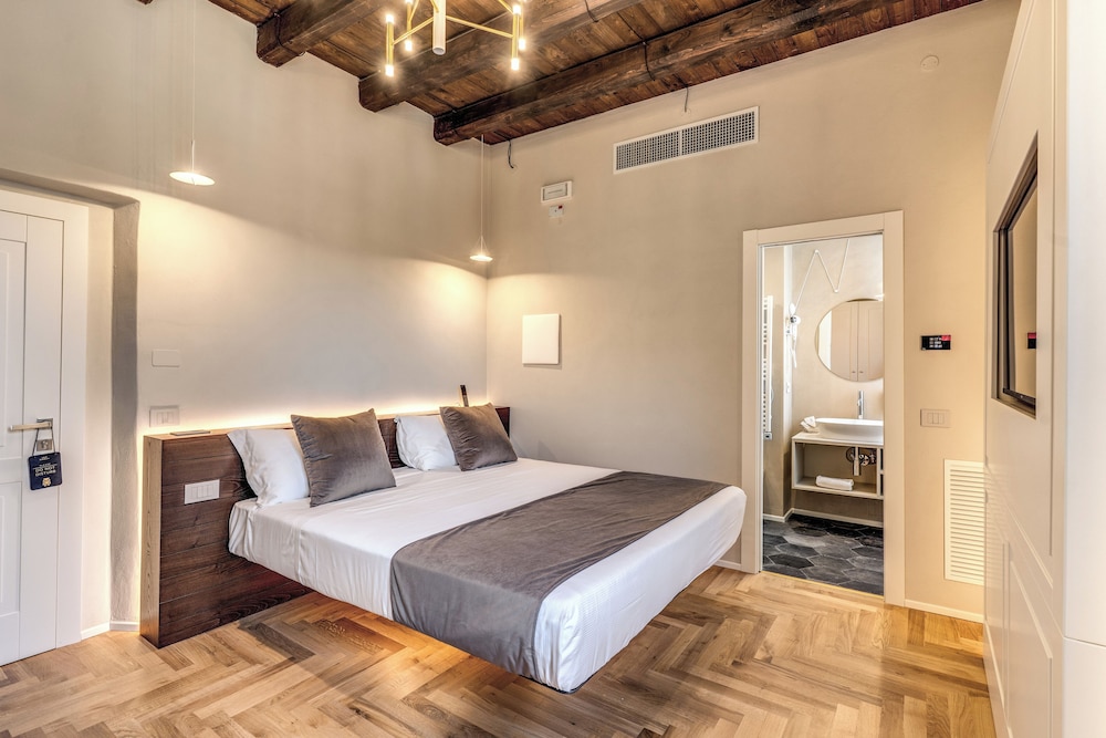 Room, King Bed, Panoramic View, Separate Building