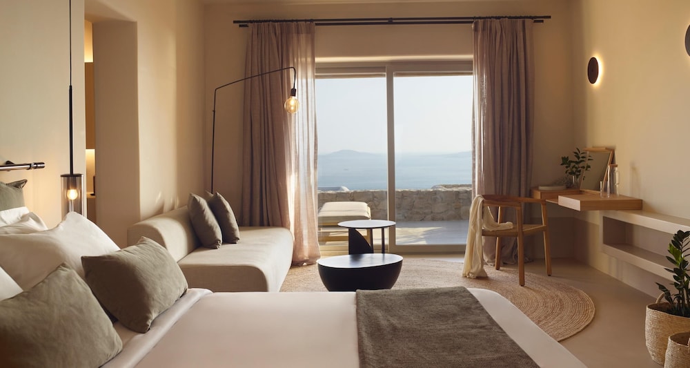 Signature, Suite, King Bed, Sea View, Living Area, Terrace, Pool Access