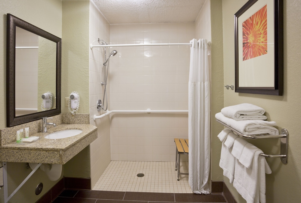 Candlewood Suites Eagan Arpt South - Mall Area, an IHG Hotel 18/68