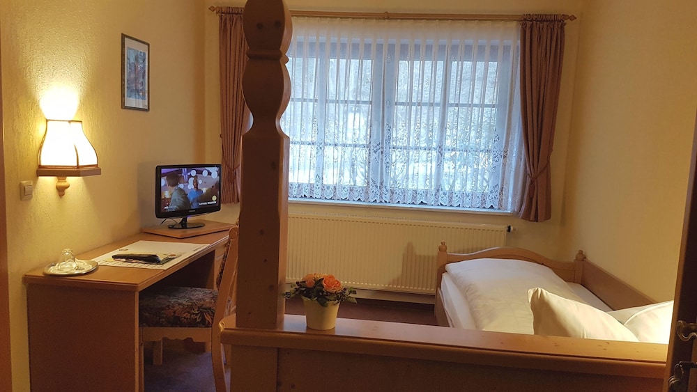 Hotel Zum Burgergarten 49/50
