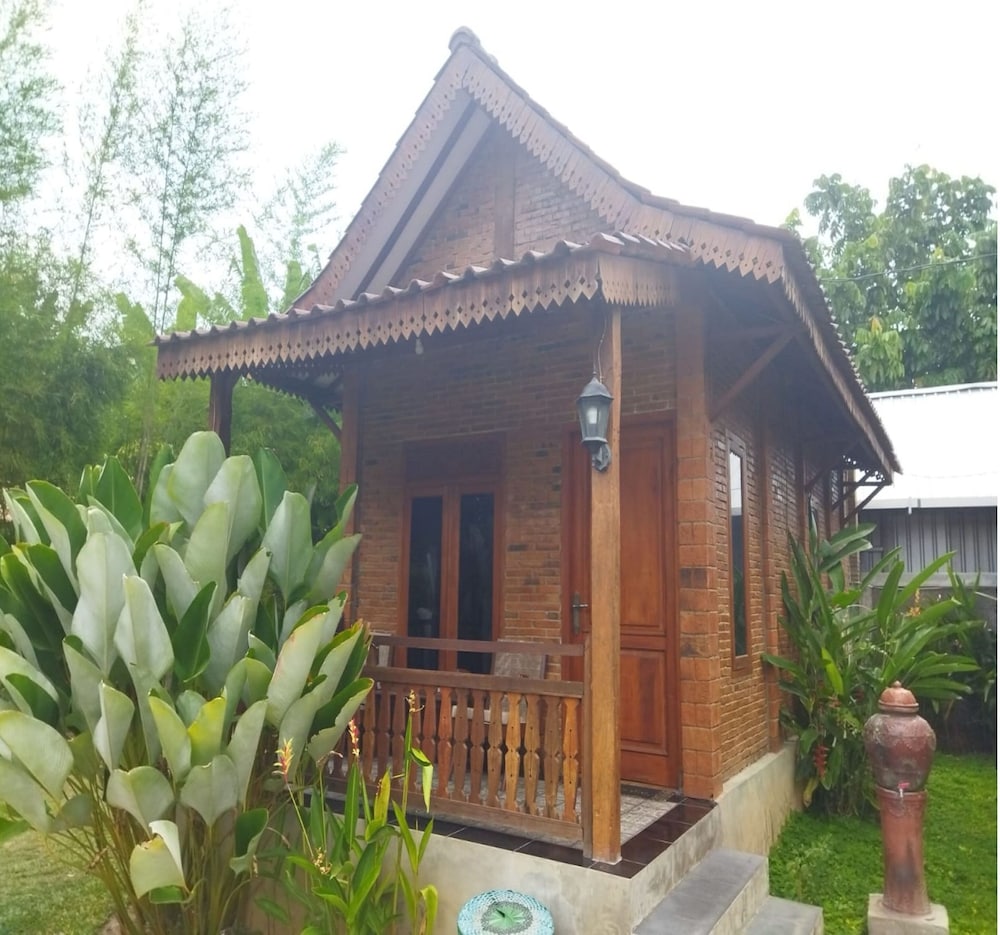 Omah Teras Bata Guesthouse by ZUZU 1/16