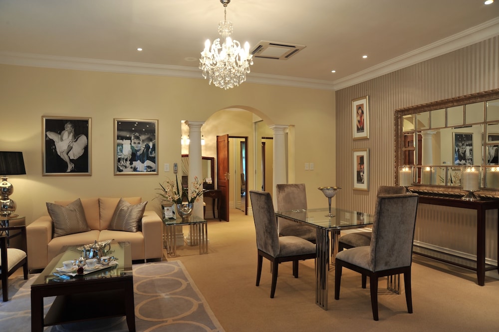 Summerfield Luxury Resort & Botanical Garden 22/44