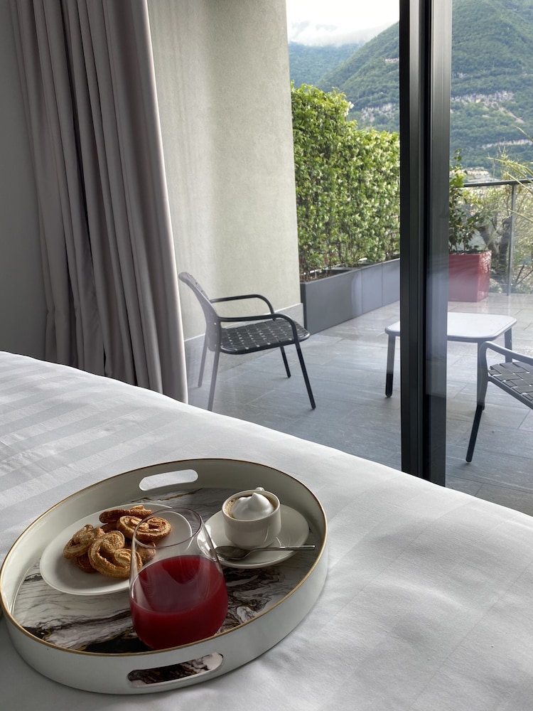 Hotel Lago 33/50