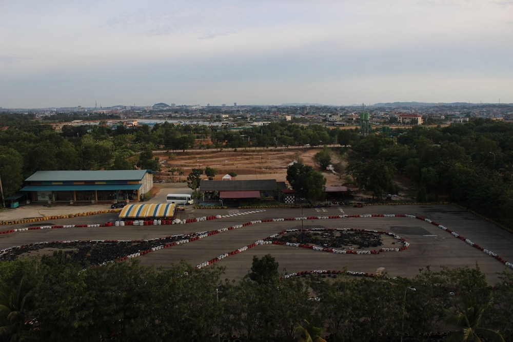 The Golden Bay Hotel Batam 51/53