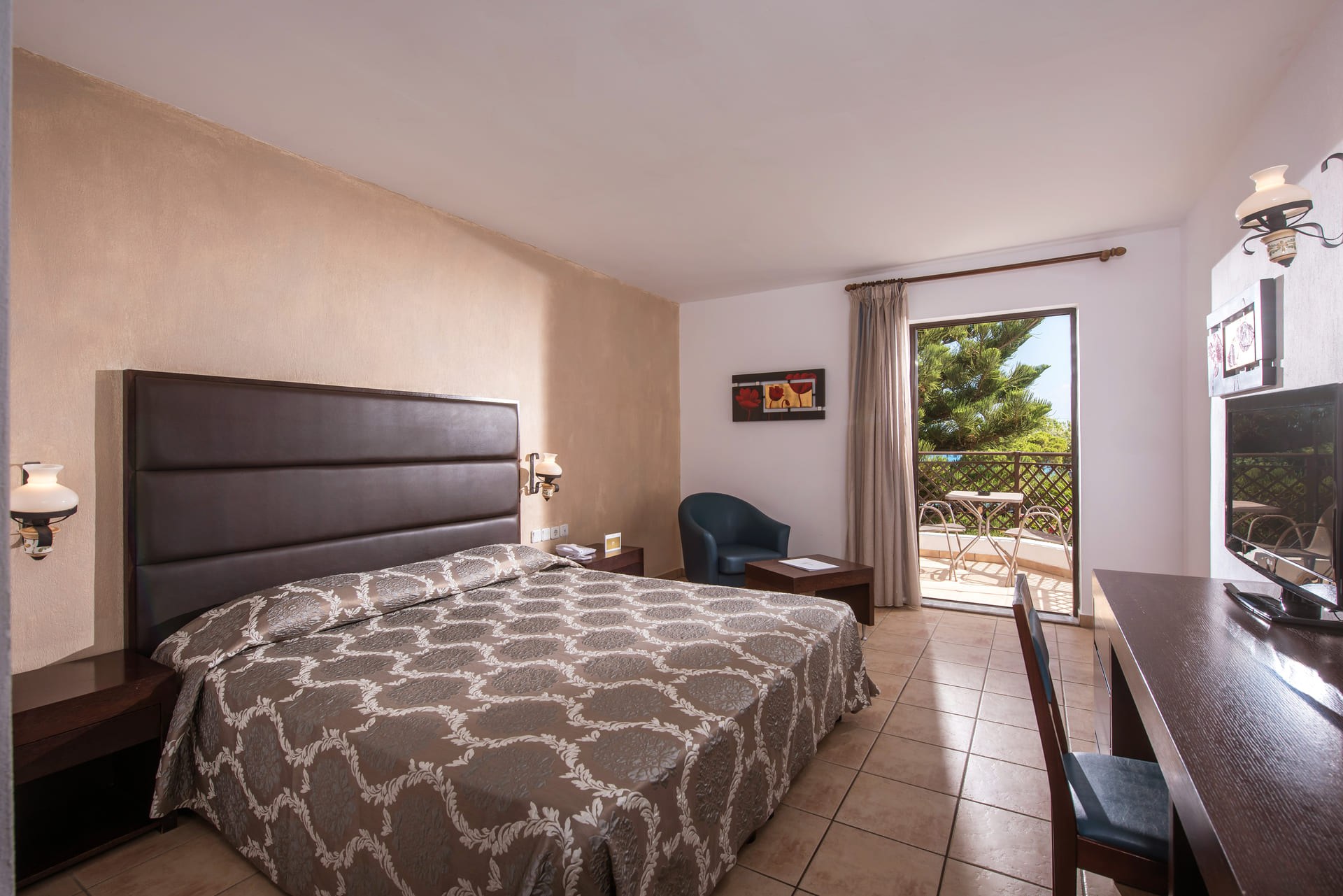 Room, Double or Twin Bed, Lateral Side Sea View