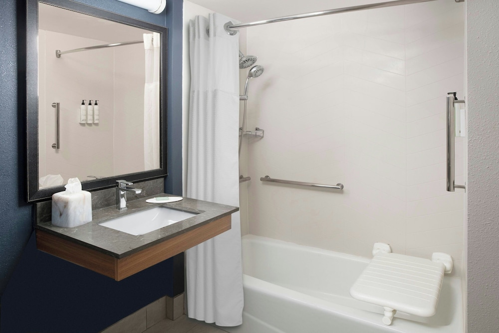 Fairfield Inn & Suites By Marriott Waco North 73/73