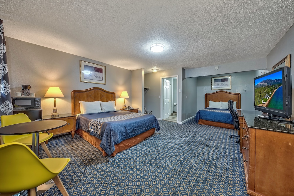 Lake Ridge Hotel 24/52