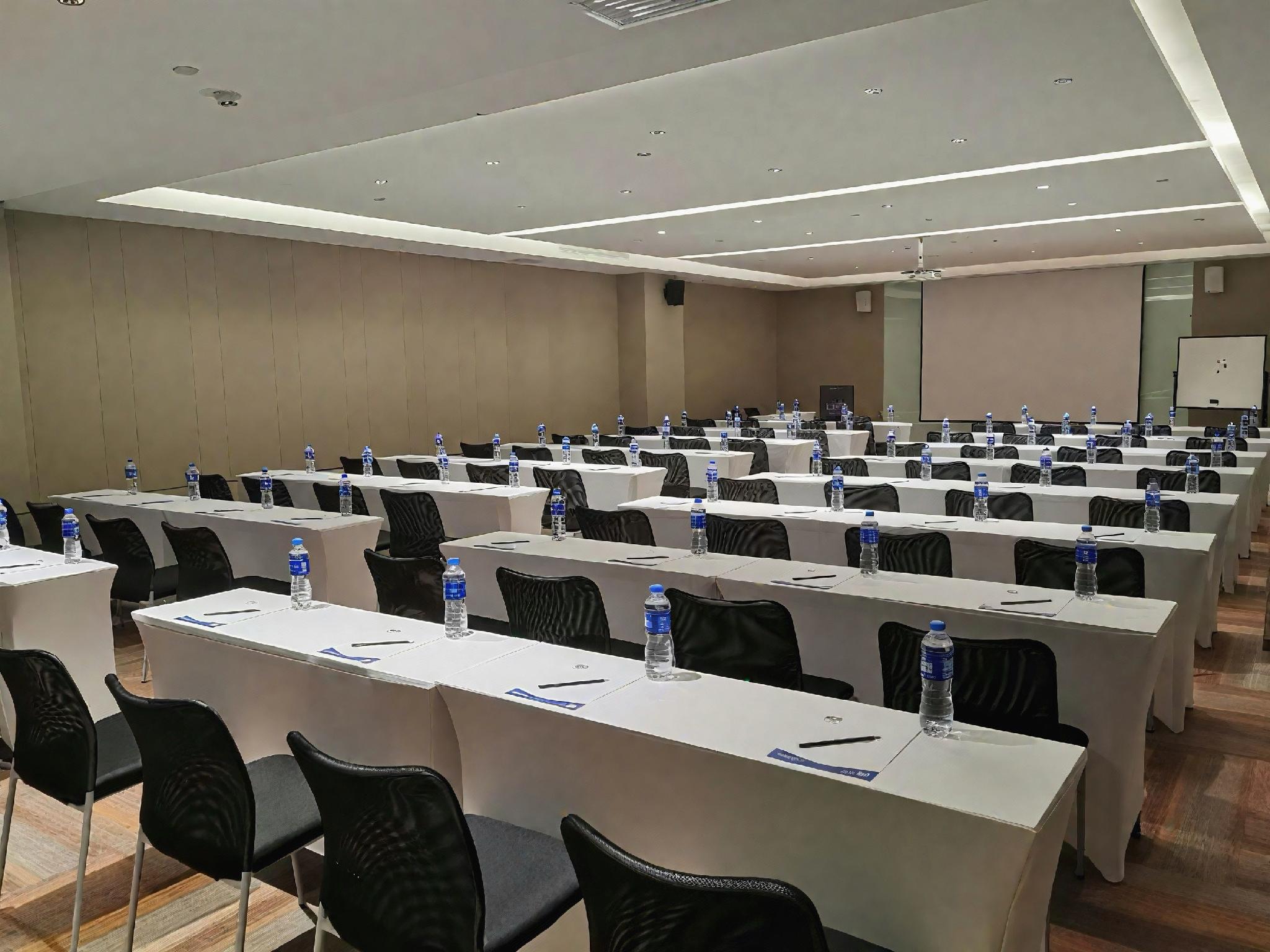 Hampton by Hilton Beijing CIEC New Venue 26/28