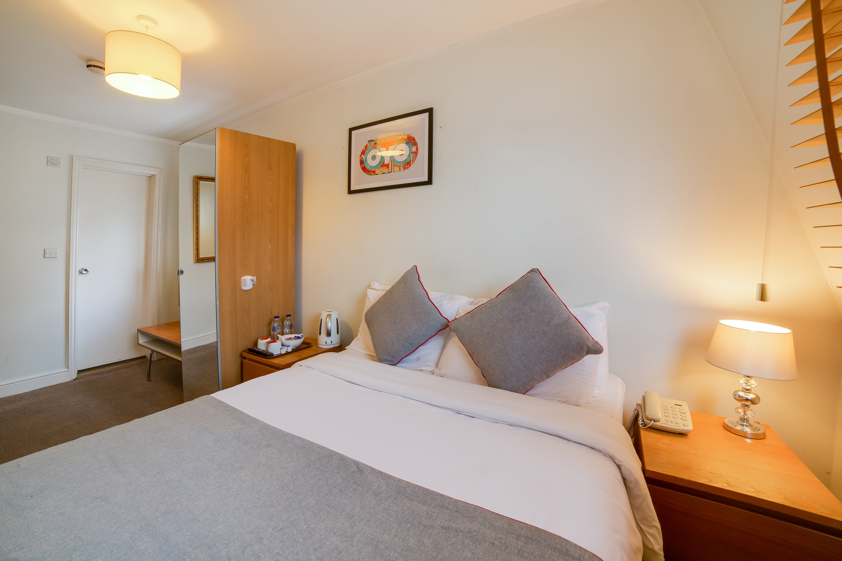 1 Lexham Gardens Hotel 11/50